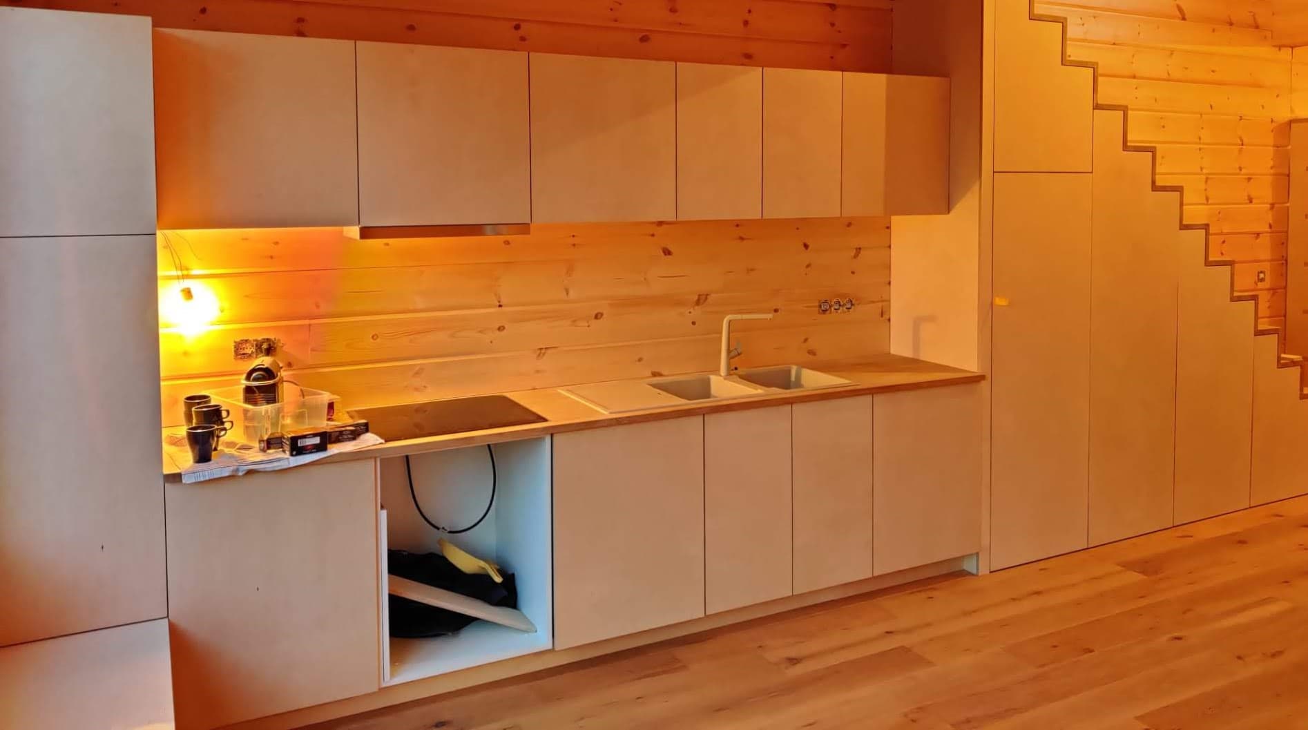 Houten Huis ontwerpt en bouwt ook keukens, compleet met hoogwaardige keukentoestellen