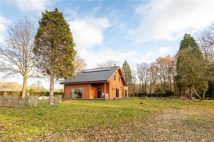 Vrijstaande gezinswoning in Wachtebeke (Oost-Vlaanderen) gerealiseerd door Houten Huis